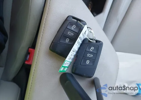 2019 Volkswagen Jetta 1.4T R-Line/1.4T S/1.4T Se z USA, uszkodzony, nr VIN 3VWC57BU5KM056777